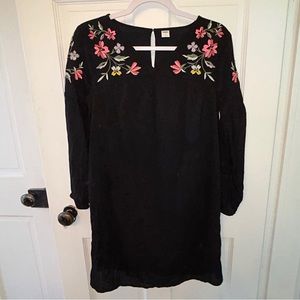 4 for $20 Old navy black floral embroidered dress